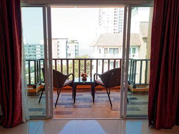 Pattaya Blue Sky Hotel Bagian luar foto